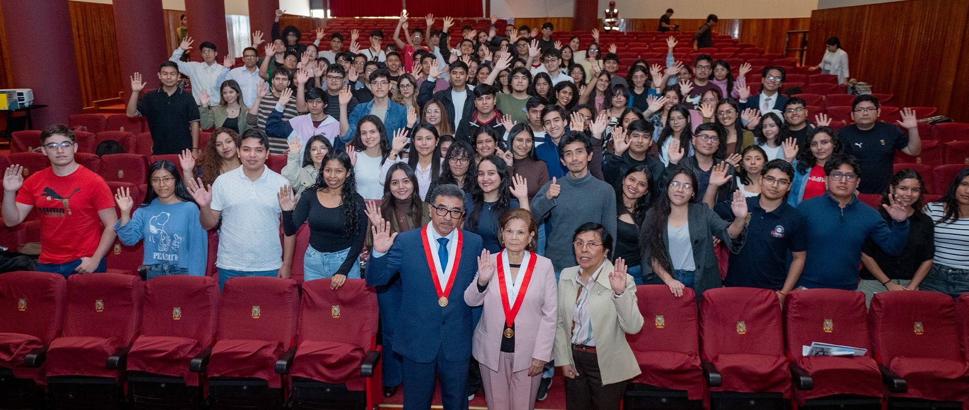 De San Marcos para el Mundo: programa beneficia a 108 alumnos que volarán a Chile